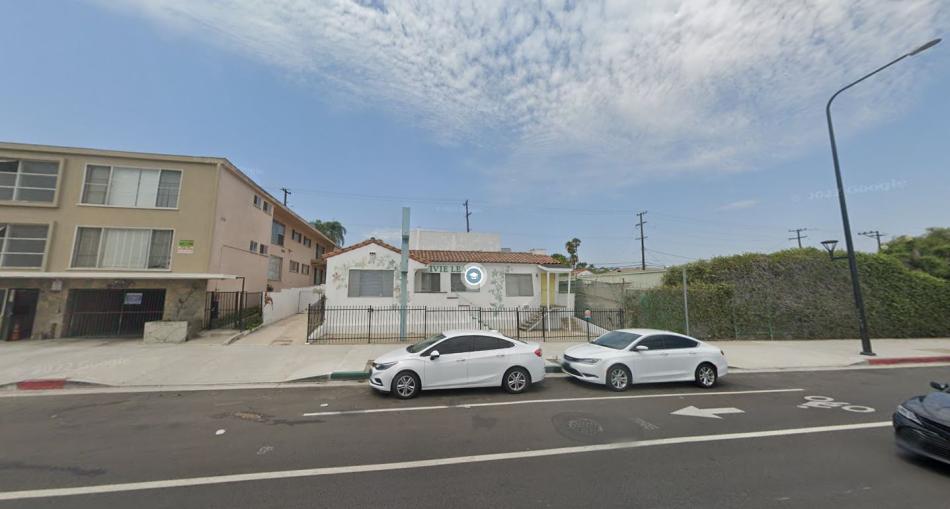 Sixstory, 32unit apartment building pitched for 4827 S Crenshaw
